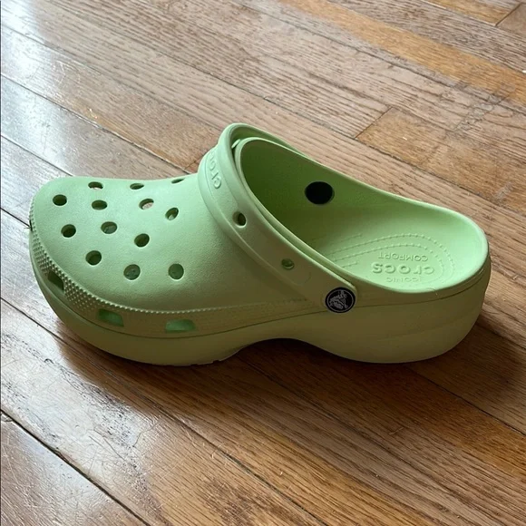 Crocs Classic Platform Clog - Light Green - Picture 3 of 4